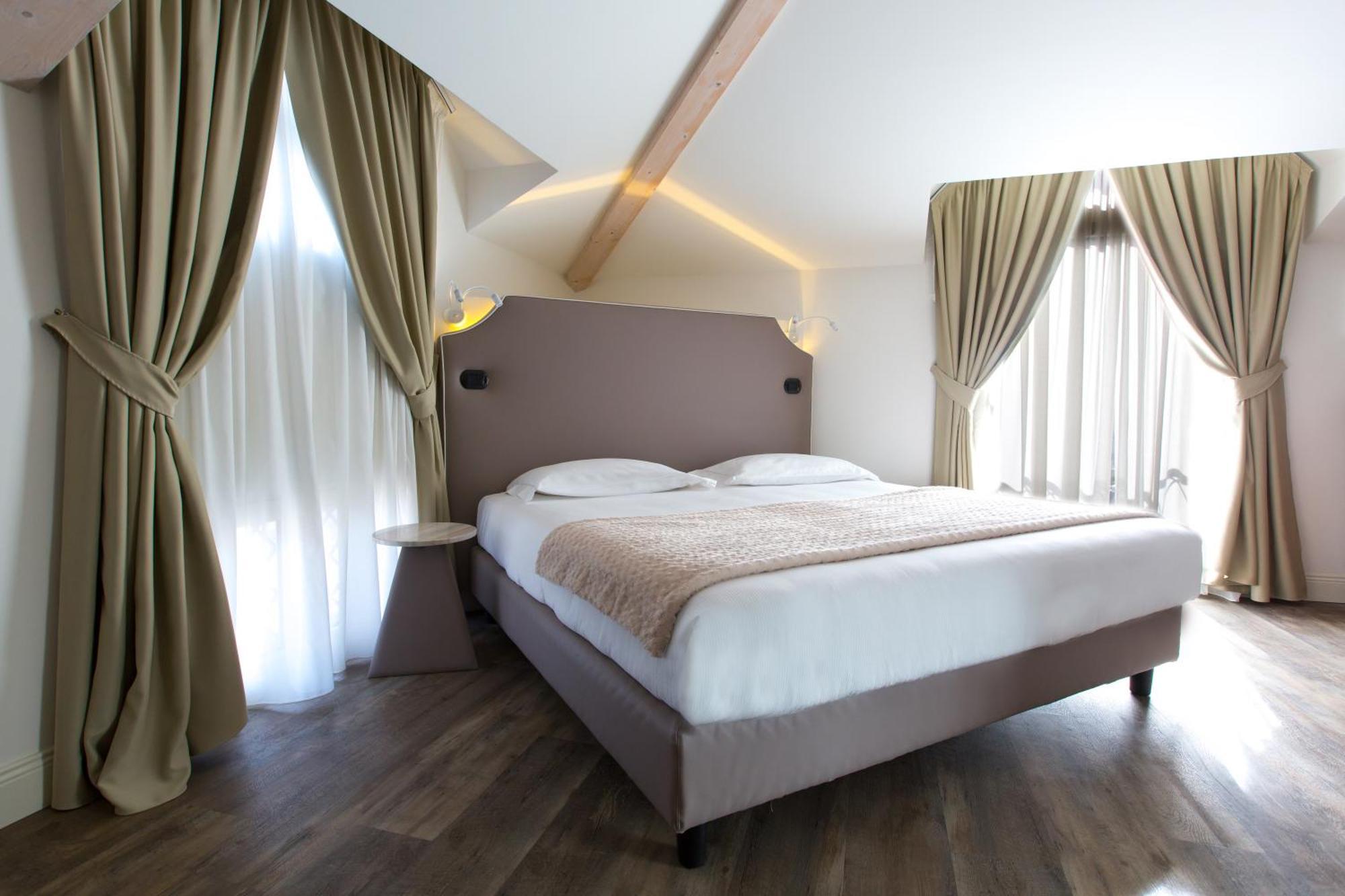 Hotel Al Campanile - Luxury Suites & Apartments Baveno Zewnętrze zdjęcie