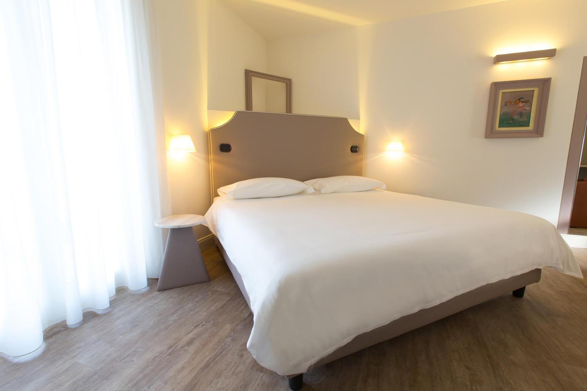 Hotel Al Campanile - Luxury Suites & Apartments Baveno Zewnętrze zdjęcie