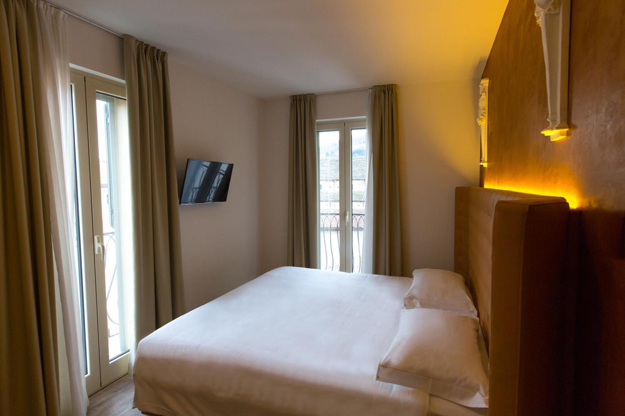 Hotel Al Campanile - Luxury Suites & Apartments Baveno Zewnętrze zdjęcie